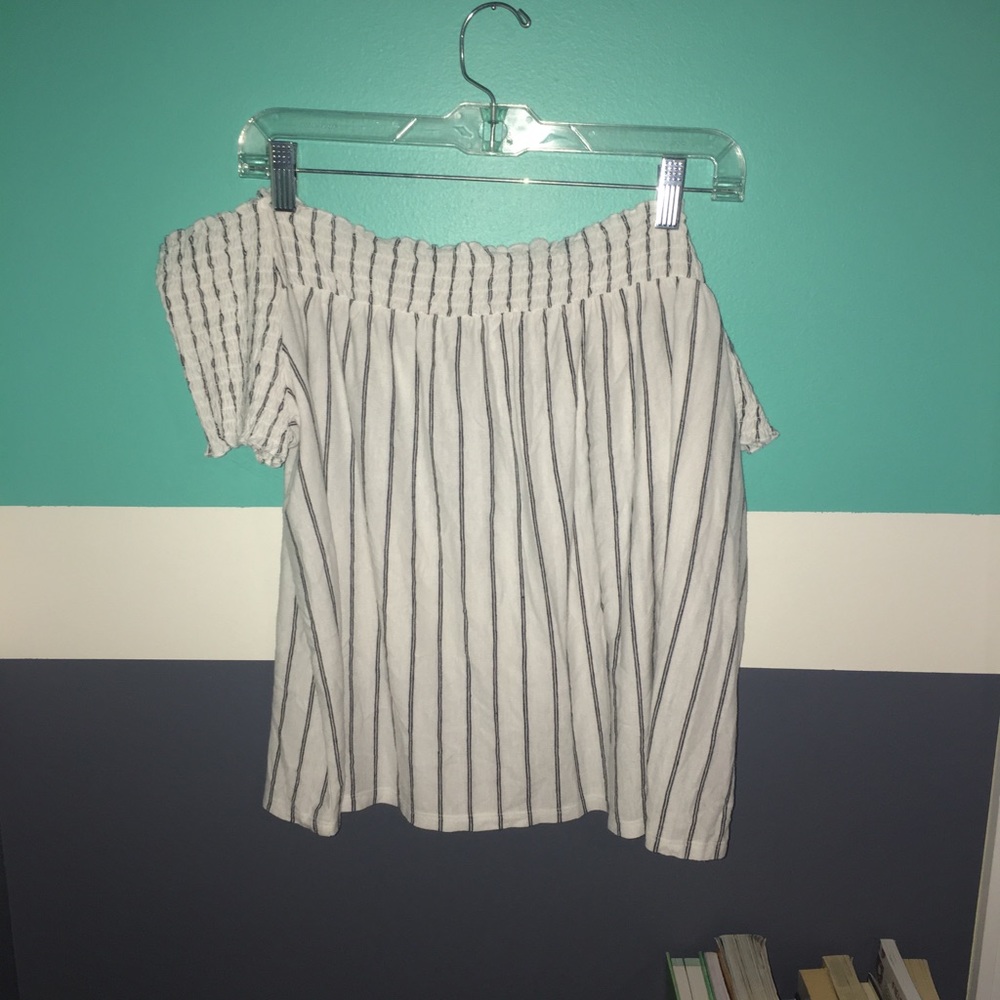 NWT American Eagle Off the Shoulder shirt